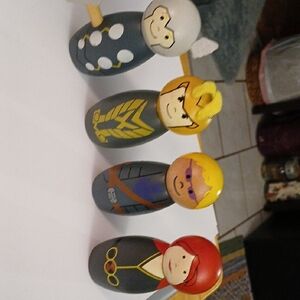 Marvel Wooden Peg Dolls Set - Gray, Yellow, Red